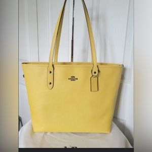 Worn only twice. Coach City Zip Crossgrain Tote Shoulder Bag Sunflower Yellow